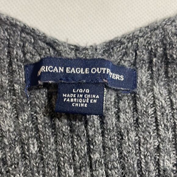 American Eagle Outfitters Cropped V-Neck Sweater Cami - Picture 3 of 6